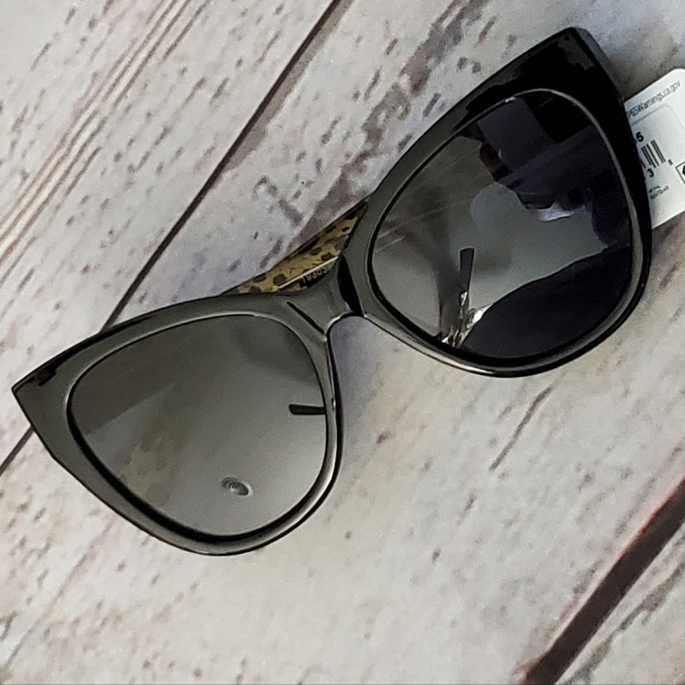 Sophia Vergara X Foster Grant ladies cats eye sunglasses black plastic frames